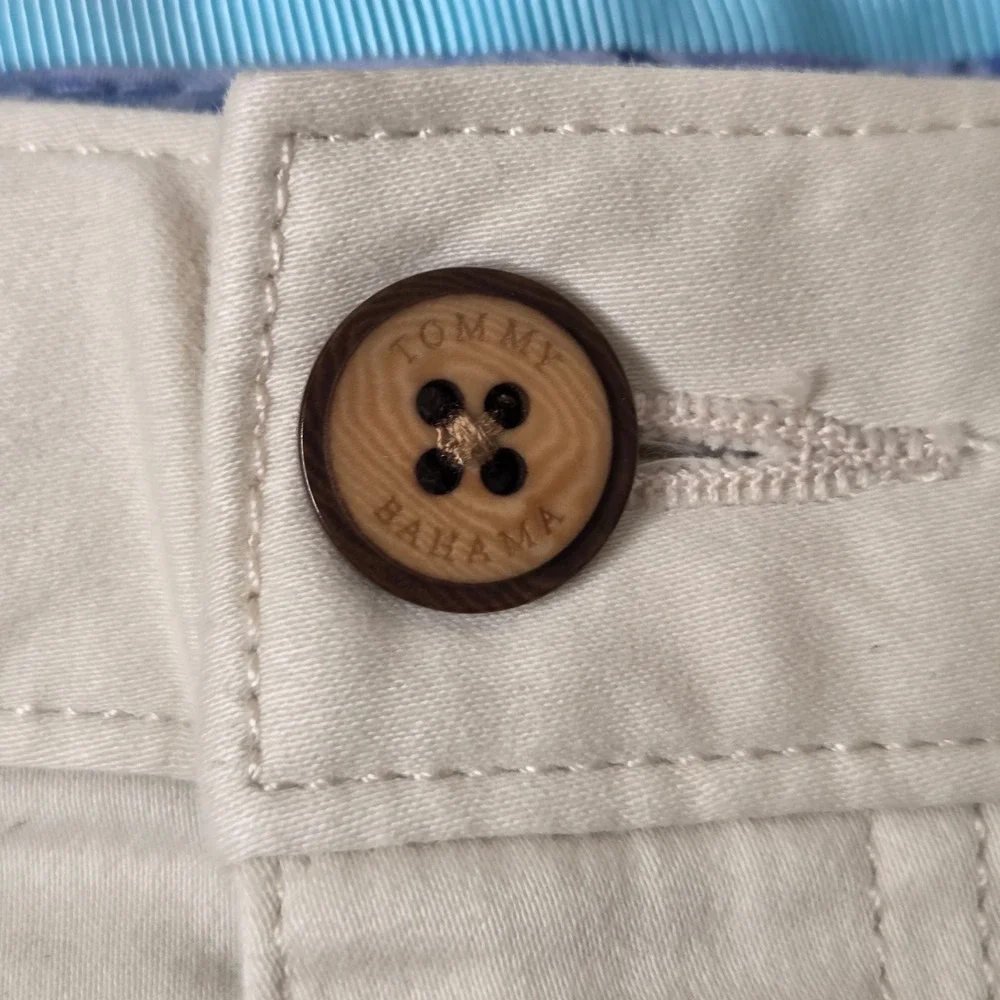 Tommy Bahama Men Beige Chino Shorts 38 Flat Front Tropical Coastal Relaxed